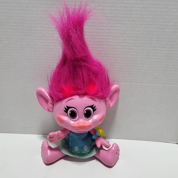 Troll Doll Hug Time Poppy 14" Talking / Light Up - Hasbro - 2015 - Dreamworks - Picture 10 of 14